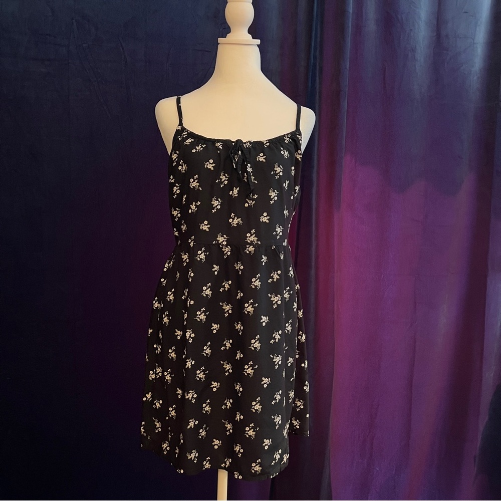Hollister Black and White Spaghetti Strap Sundress